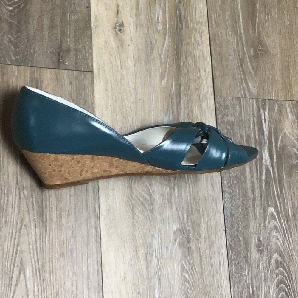 BITTEN by SJP teal blue peep toe 2 inch cork wedges size 9